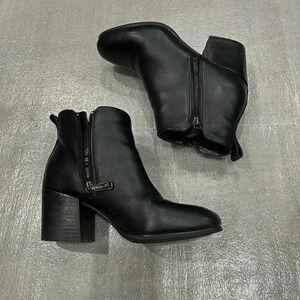 [US8]Blondo Black Waterproof Block Heeled  Round Toe Ankle Boots